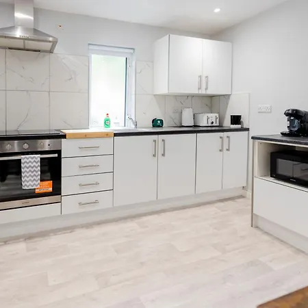 Modern 2 Bed Apartment Enniskillen Exterior photo