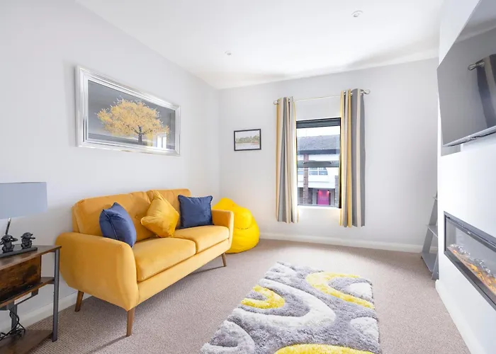 Modern 2 Bed Apartment